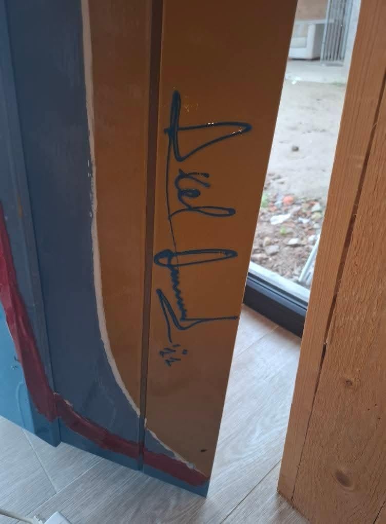 Deksel kist, Enlèvement