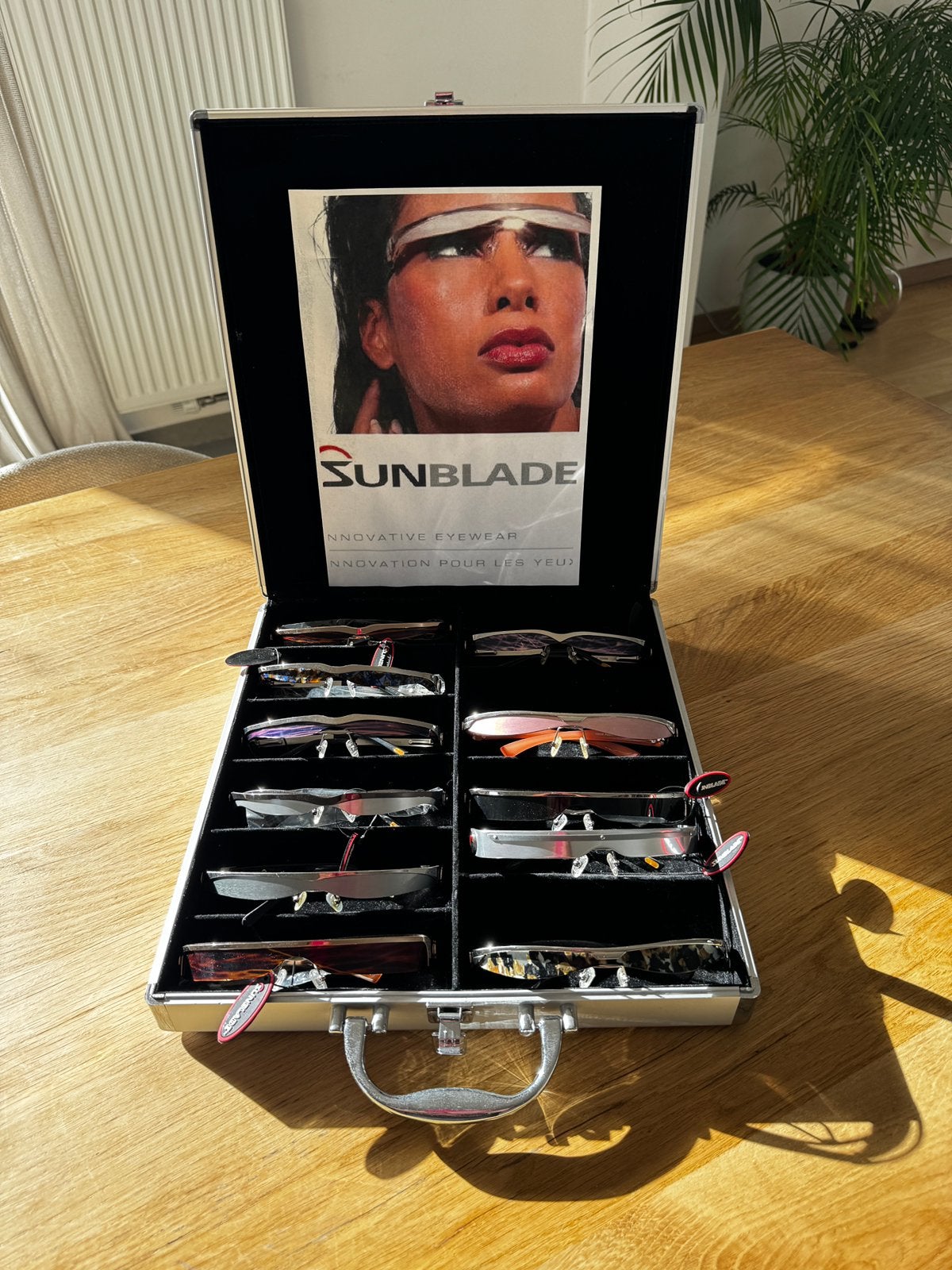 Lot Sunblade design zonnebrillen in originele demo-koffer, Ophalen, Nieuw, Zonnebril, Overige merken