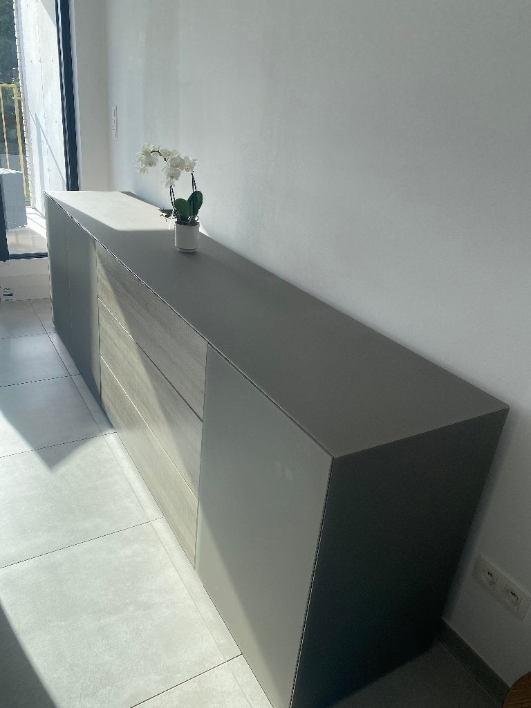 Joli lange dressoir bruin/grijze, Ophalen, Met lade(s), Modern met matte glazen deurtjes, Overige houtsoorten