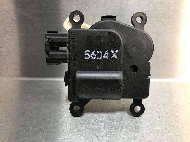 KACHELSTELMOTOR Mazda 3 (BM / BN) (|5604X|), Auto-onderdelen, Airco en Verwarming, Mazda, Gebruikt