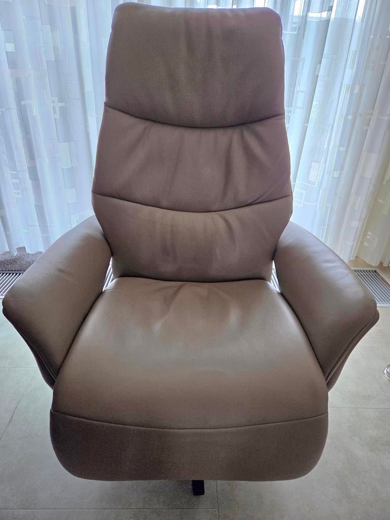 Twee relaxstoelen van Meubelzorg, Ophalen