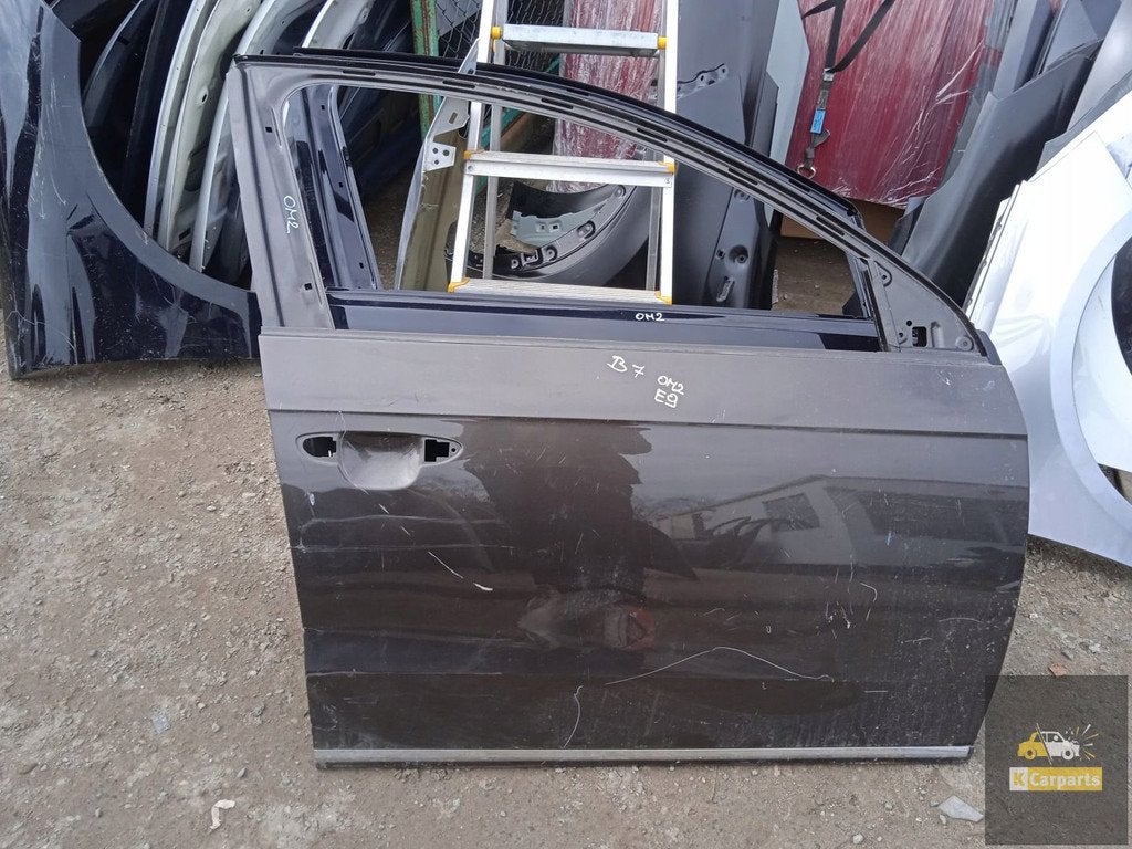 VW Passat B7 voordeur rechts, Gebruikt, Volkswagen AG, Vw@volkswagen.de, Berliner Ring 2
38440  Wolfsburg, DE