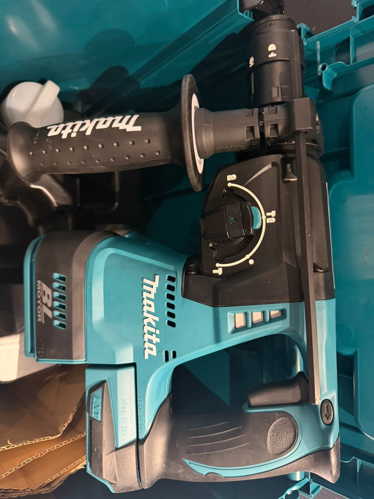 Machine makita, Neuf, 600 watts ou plus, Enlèvement ou Envoi, Mécanisme de percussion