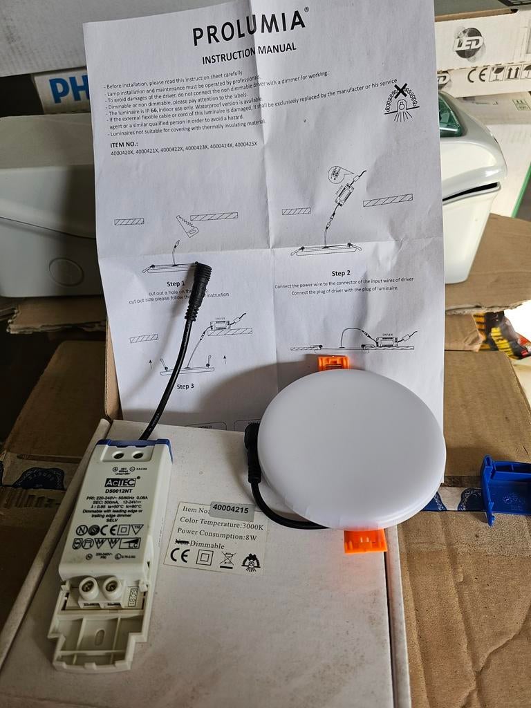 8 LED spots blancs intégrés 8w couleur K3000 avec transfo, Bricolage & Construction, Enlèvement, Neuf, Moins de 50 watts, Lampe avec luminaire