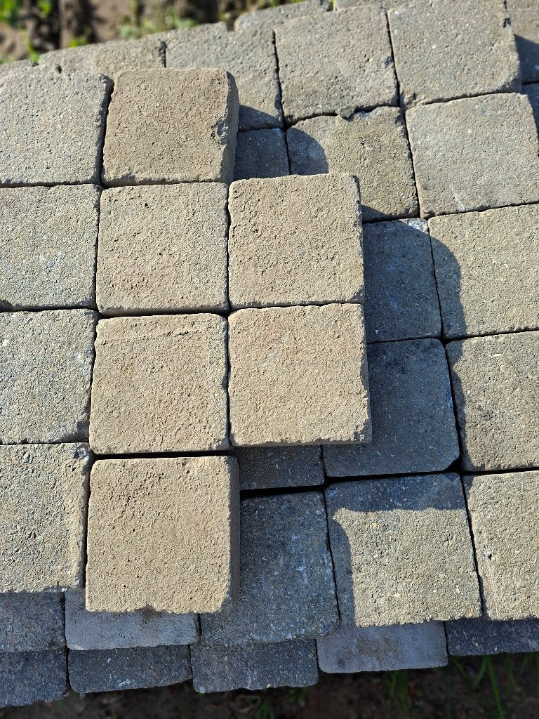 Pavés en béton gratuits, Béton, Enlèvement, Utilisé, 5 à 10 m²