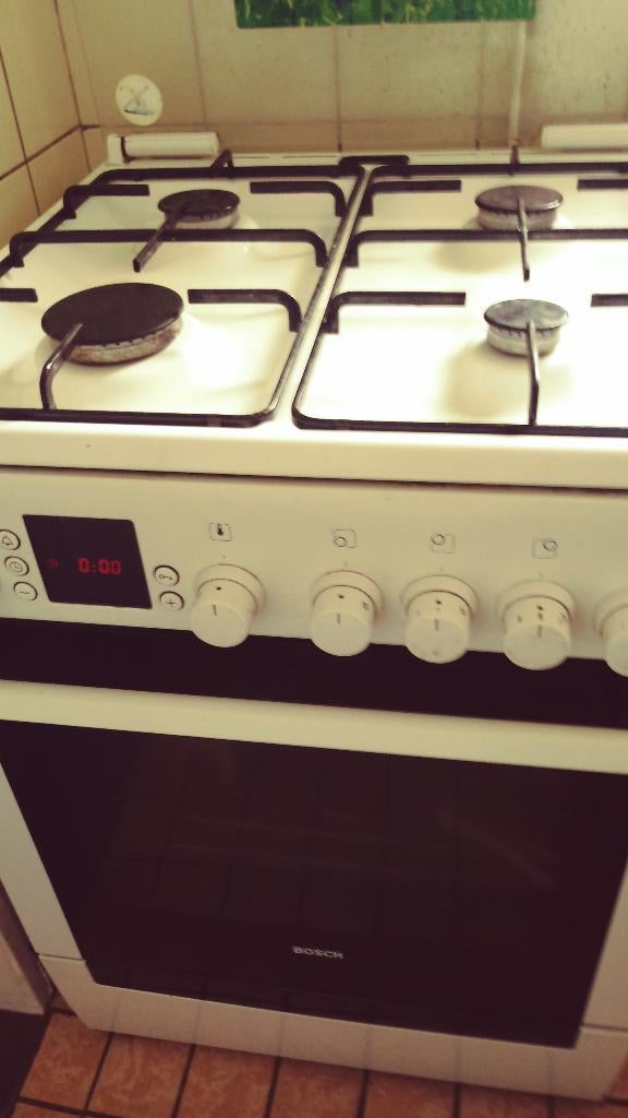 Gasfornuis Bosh, Elektronische apparatuur, Ophalen, Gebruikt, 4 kookzones, Gas