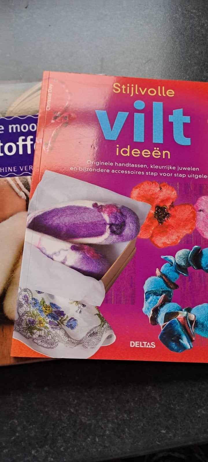 3 livres à feutrer avec de la laine à ruban, Enlèvement ou Envoi, Neuf