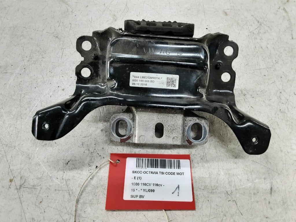 SUPPORT BOITE DE VITESSES Octavia (5EAA) (5Q0199555BD), Mevr. I. Hauben, Utilisé, Skoda, Rue de l'Espoir 34 34
4030  GRIVEGNÉE, BE