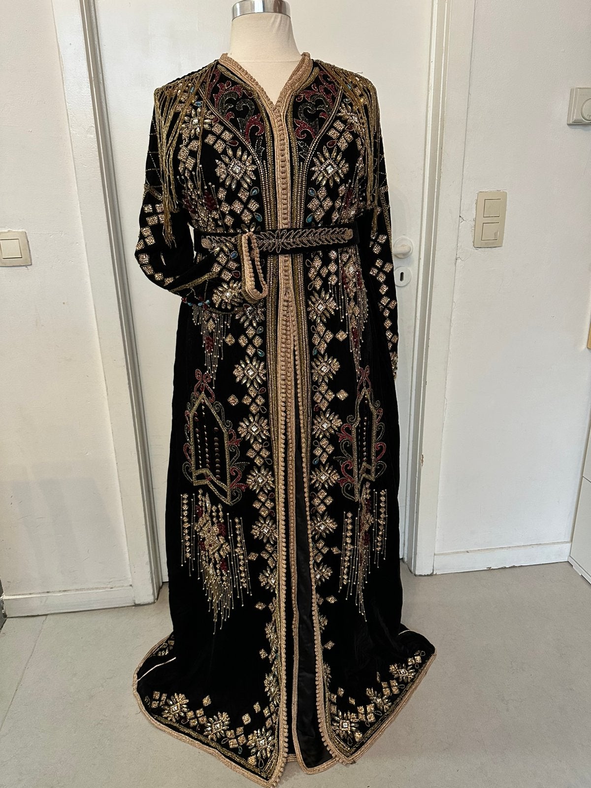 Prachtige avondjurk in mombra takshita 2delig, Ophalen, Overige typen, Zwart, Maat 46/48 (XL) of groter
