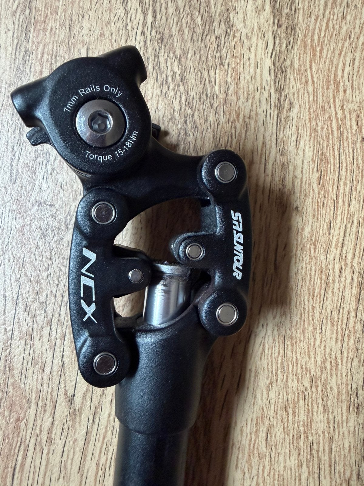 NCX Suntour Tige de selle, Enlèvement ou Envoi, Comme neuf, Selle
