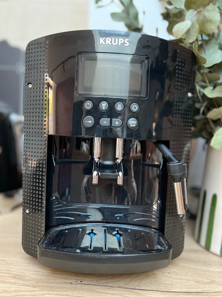 Volautomatisch espressomachine inclusief melkopschuimer, Elektronische apparatuur, Koffiezetapparaten, Zo goed als nieuw, Koffiebonen
