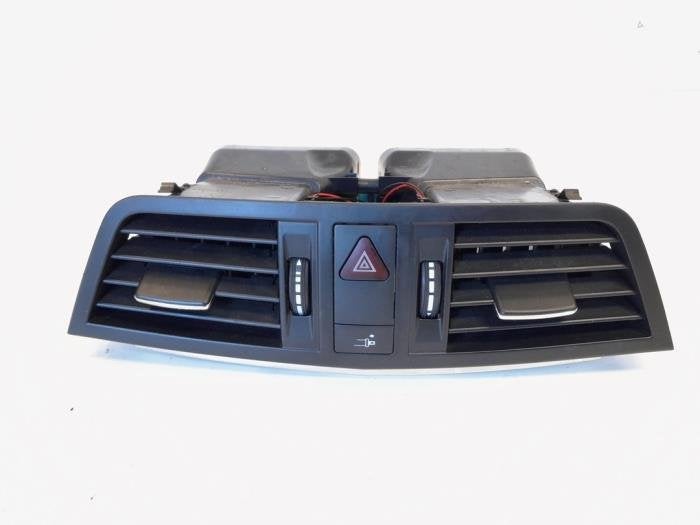 Grille aération tableau de bord d'un Mercedes E-Klasse, 3 mois de garantie, Utilisé, -, -