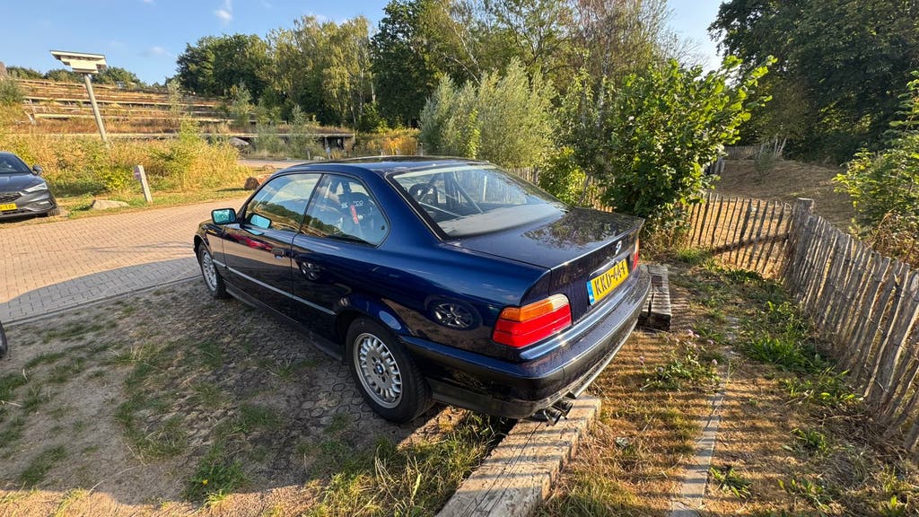 BMW E36 318is Oldtimer 1991, foto 4