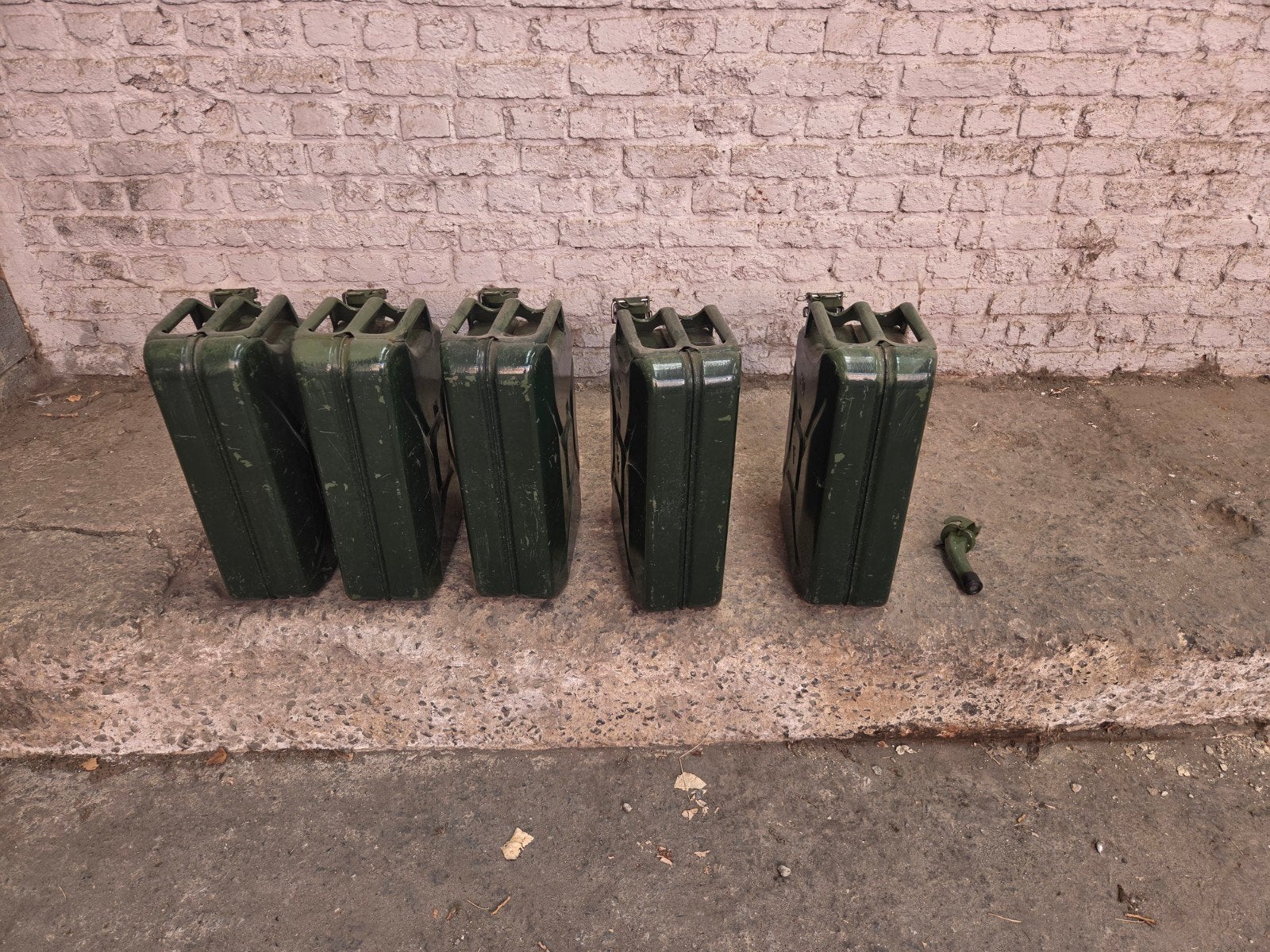 Jerrycan militaires pour diesel/gasoil/essence, Caravanes & Camping, Enlèvement, Utilisé