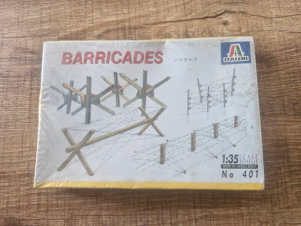 Italeri 1/35 Barricades, Enlèvement ou Envoi, Neuf, 1:35 à 1:50, Diorama