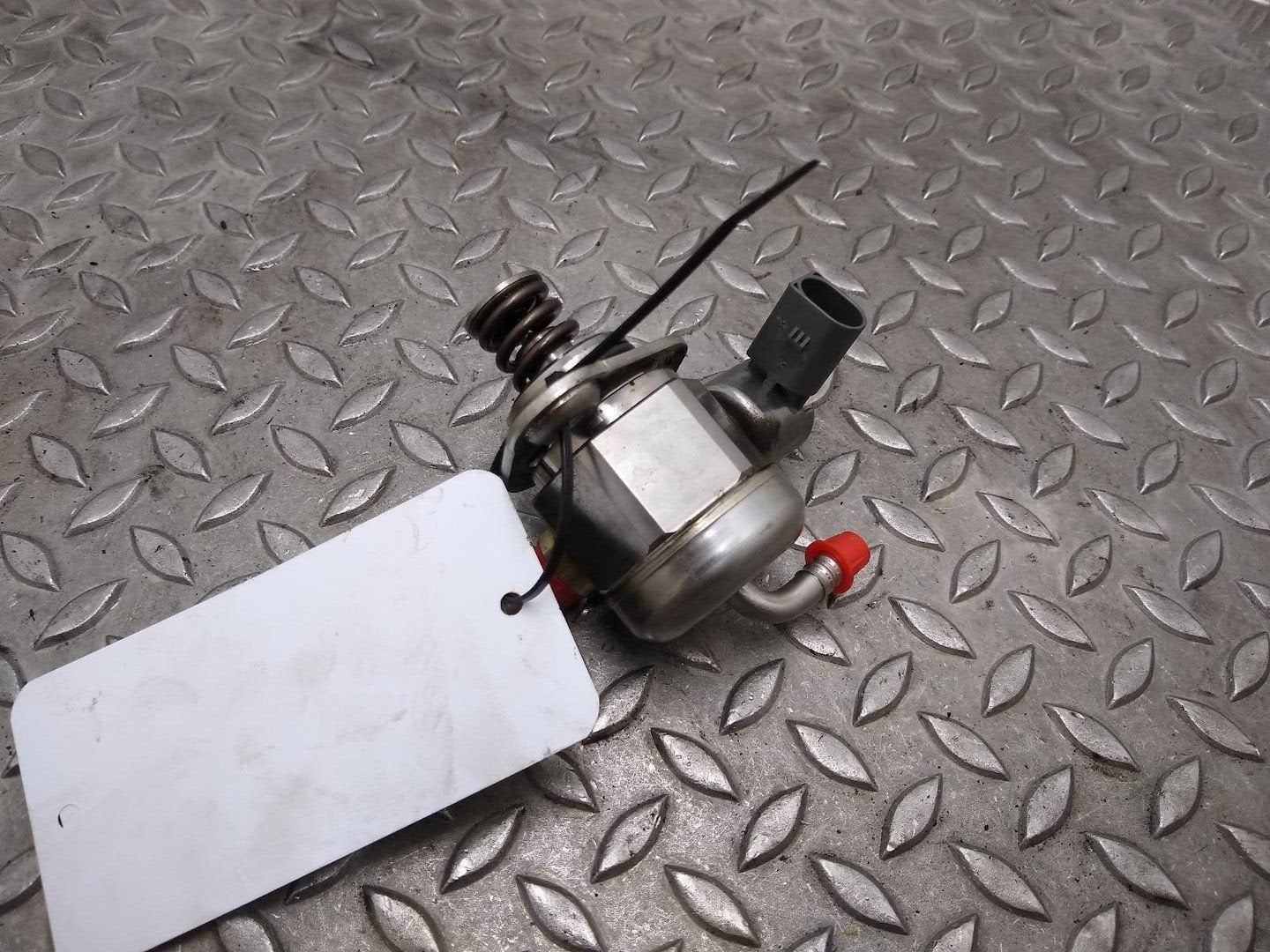VOLKSWAGEN GOLF BRANDSTOF POMP VOOR DE INJECTOR 2016, Ophalen of Verzenden, Gebruikt, Stiba lid