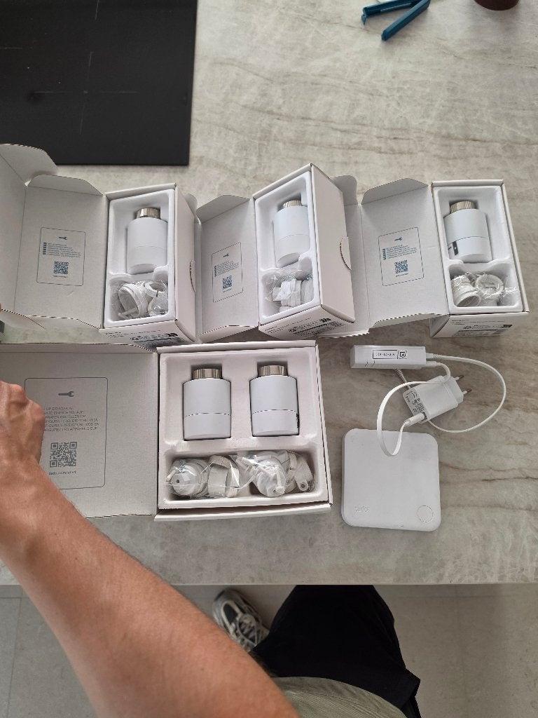 Tado Thermostaat V3+, Internet Bridge & 5 Thermostaatkranen, Doe-het-zelf en Bouw, Thermostaten, Ophalen of Verzenden, Slimme thermostaat