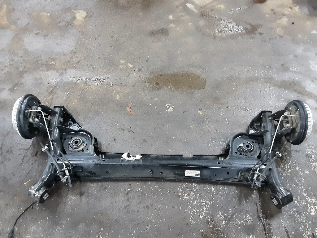ACHTERAS Renault Clio V (RJAB) (01-2019/-) (555011726R), Auto-onderdelen, Remmen en Aandrijving, Renault, Gebruikt