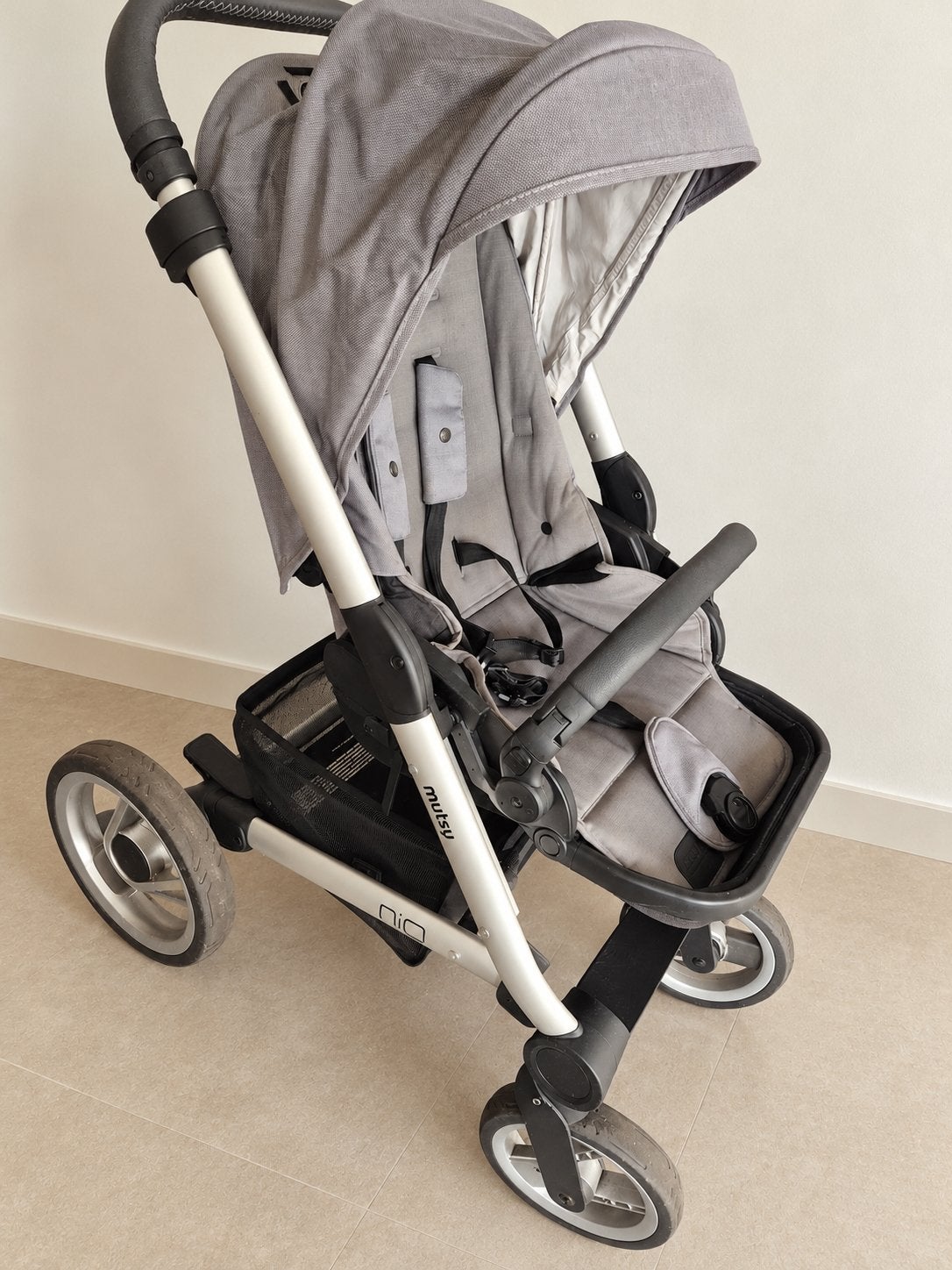 Mutsy Nio 2-in-1 – wandelwagen, reiswieg, Kinderen en Baby's, Zo goed als nieuw, Maxi-Cosi, Ophalen, Regenhoes