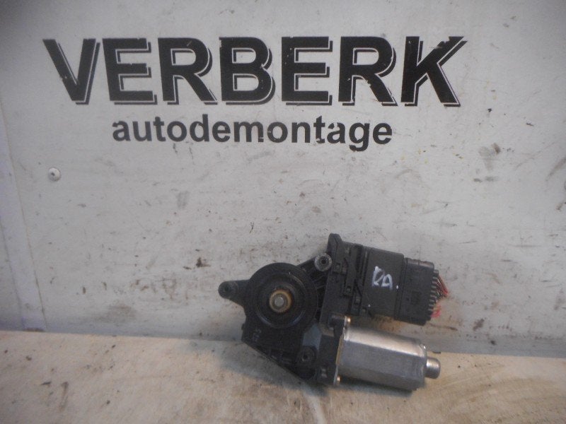 MOTEUR LEVE VITRE ELECTRIQUE DROIT Volkswagen Passat (3B3), Utilisé, Droite, Volkswagen