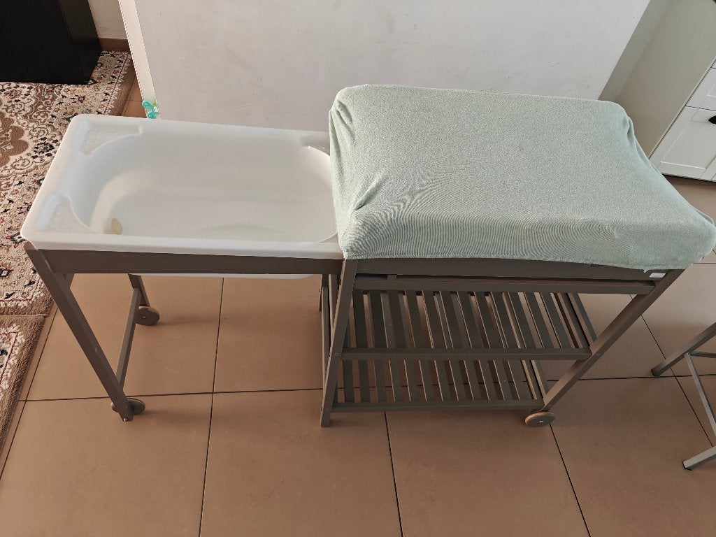 GUAX verzorgtafel, Kinderen en Baby's, Badjes en Verzorging, Ophalen, Gebruikt, Aankleedkussen, Overige merken