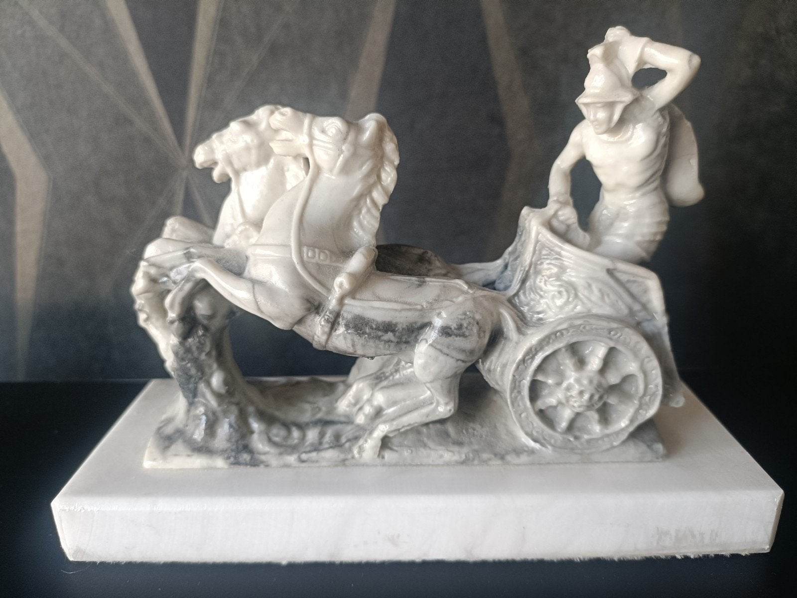 Vintage Italiaanse beeld Romeinse strijdwagen, Ophalen, Zo goed als nieuw