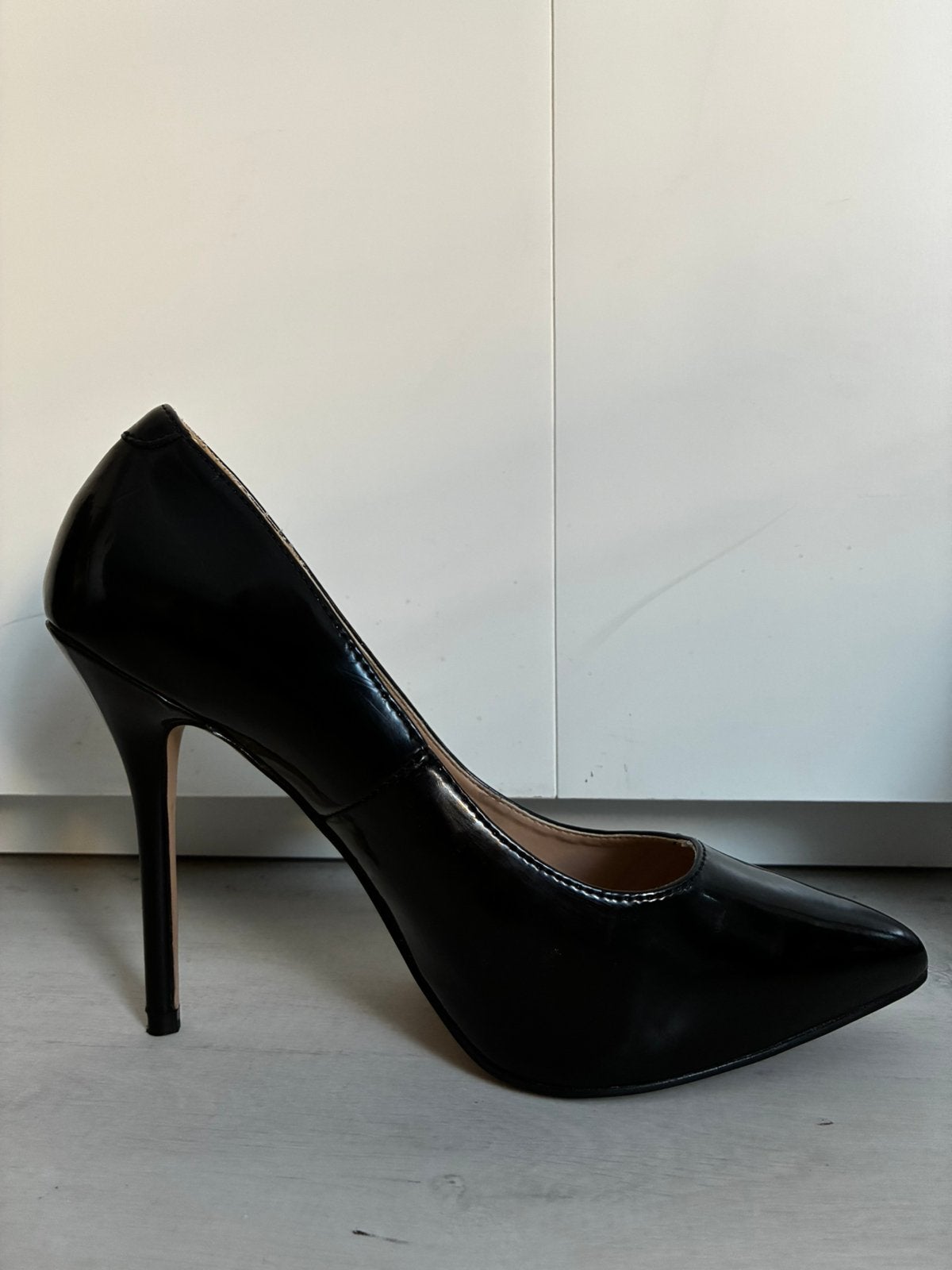 Escarpins à talons aiguilles Silhouette taille 42, Enlèvement ou Envoi, Escarpins, Porté, Noir