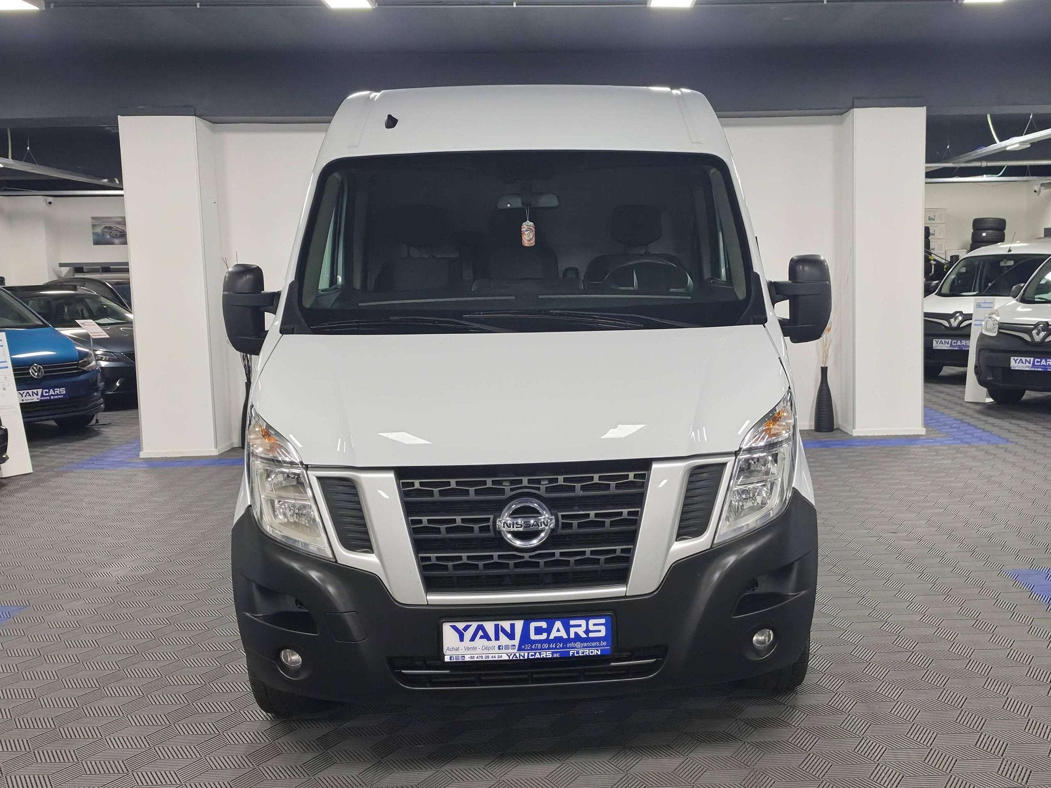 Nissan NV400 2.3 dCi L2H2 * CAMERA + CRUISE CONTROL + CLIM *, Auto's, Voorwielaandrijving, 4 cilinders, 131 pk, Te koop