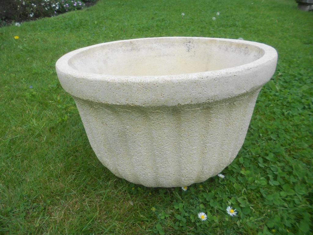 Vasque - pot - vase en pierre reconstituée. (fleurs), Enlèvement