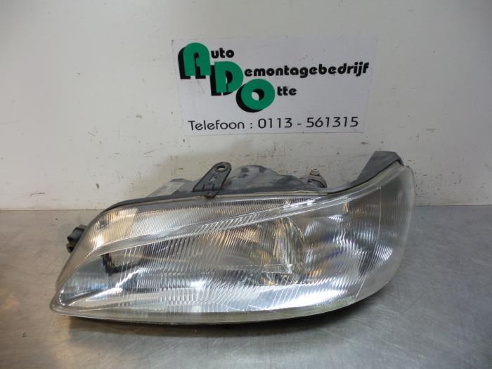Koplamp links van een Peugeot 306 (306 97-), Gebruikt, -, -, Ophalen of Verzenden