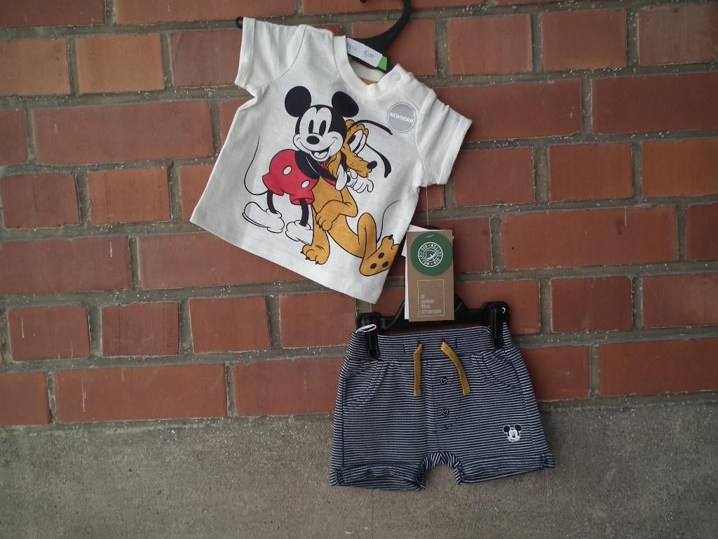 Disney T-shirt en korte broek maat 56 (C&A) nieuw, Kinderen en Baby's, Babykleding | Maat 68, C&A, Verzenden, Nieuw, Setje