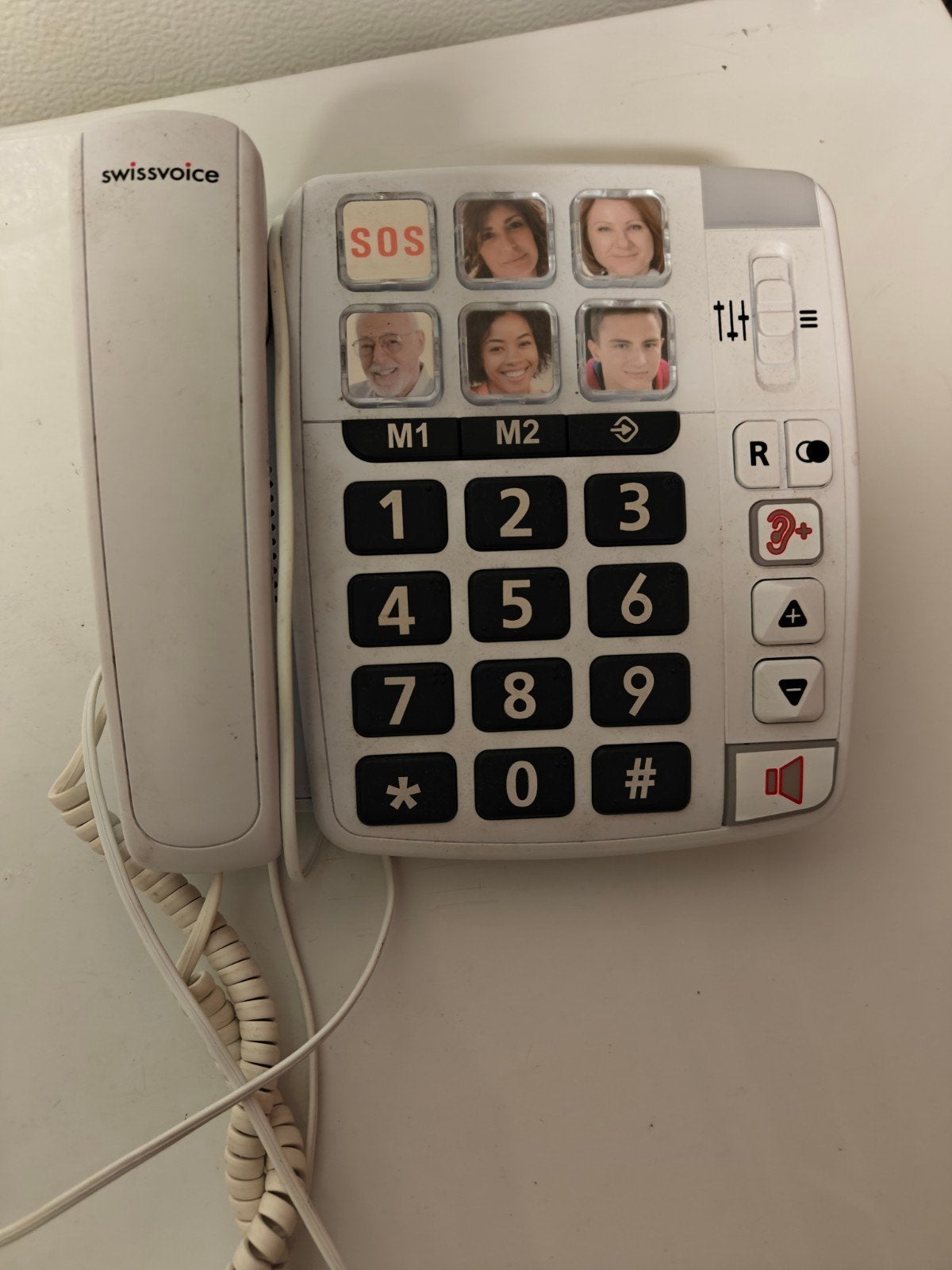 telefoon met grote toetsen, Télécoms, Téléphones fixes | Filaires, Enlèvement, Neuf