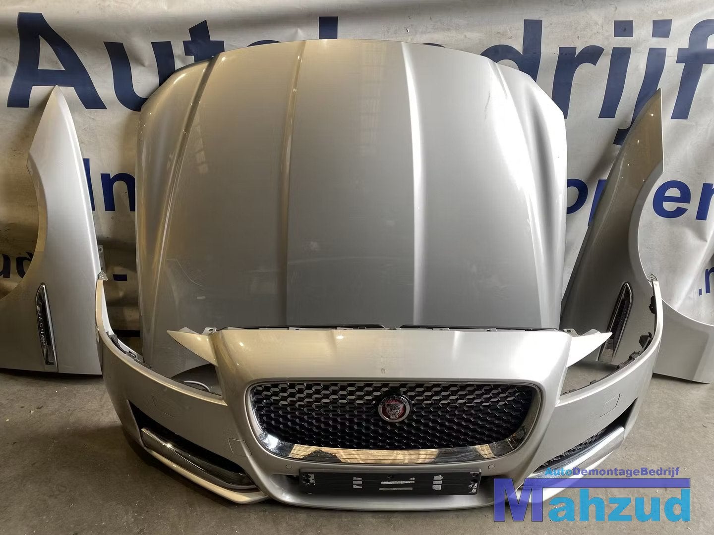 JAGUAR XF X260 Creme voorkop front 2015+, Auto-onderdelen, Gebruikt, Voor, Dpoffice@jaguarlandrover.com, Abbey Road, Whitley 1
CV3 4LF  Coventry