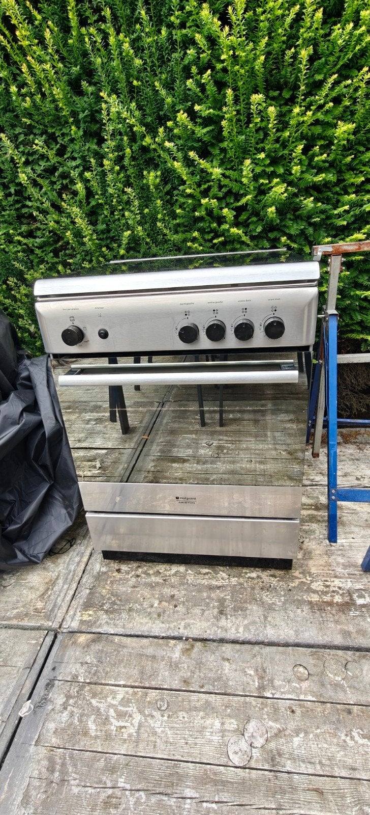 Gazinière Hotpoint, Gaz, 85 à 90 cm, 4 zones de cuisson, Enlèvement