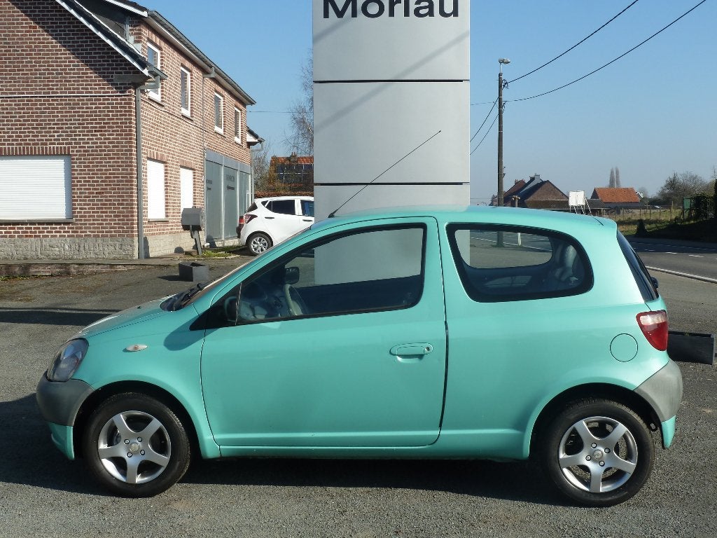 toyota yaris, Auto's, Voorwielaandrijving, Stof, 50 kW, Blauw