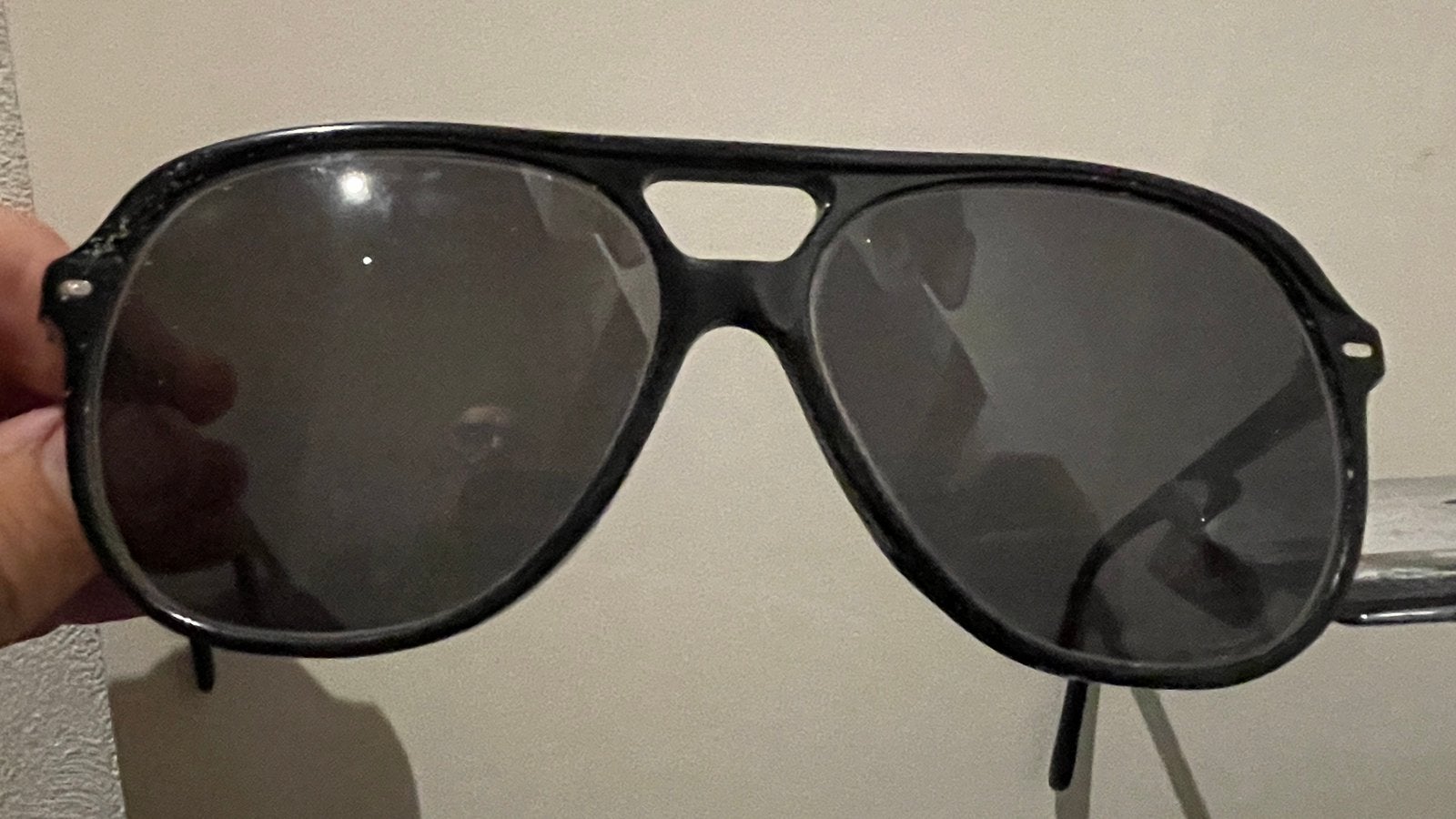 Lunettes de soleil Rayban trouver a Wenduine, Enlèvement ou Envoi, Comme neuf, Lunettes de soleil