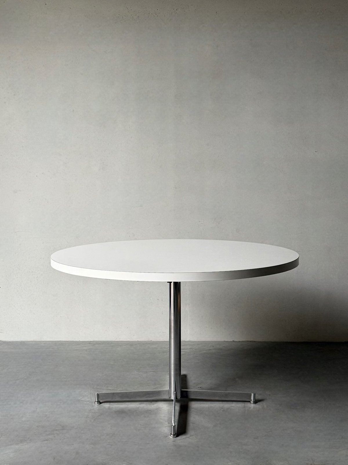 Vintage bauhaus ronde tafel, 120cm, Ophalen, Zo goed als nieuw