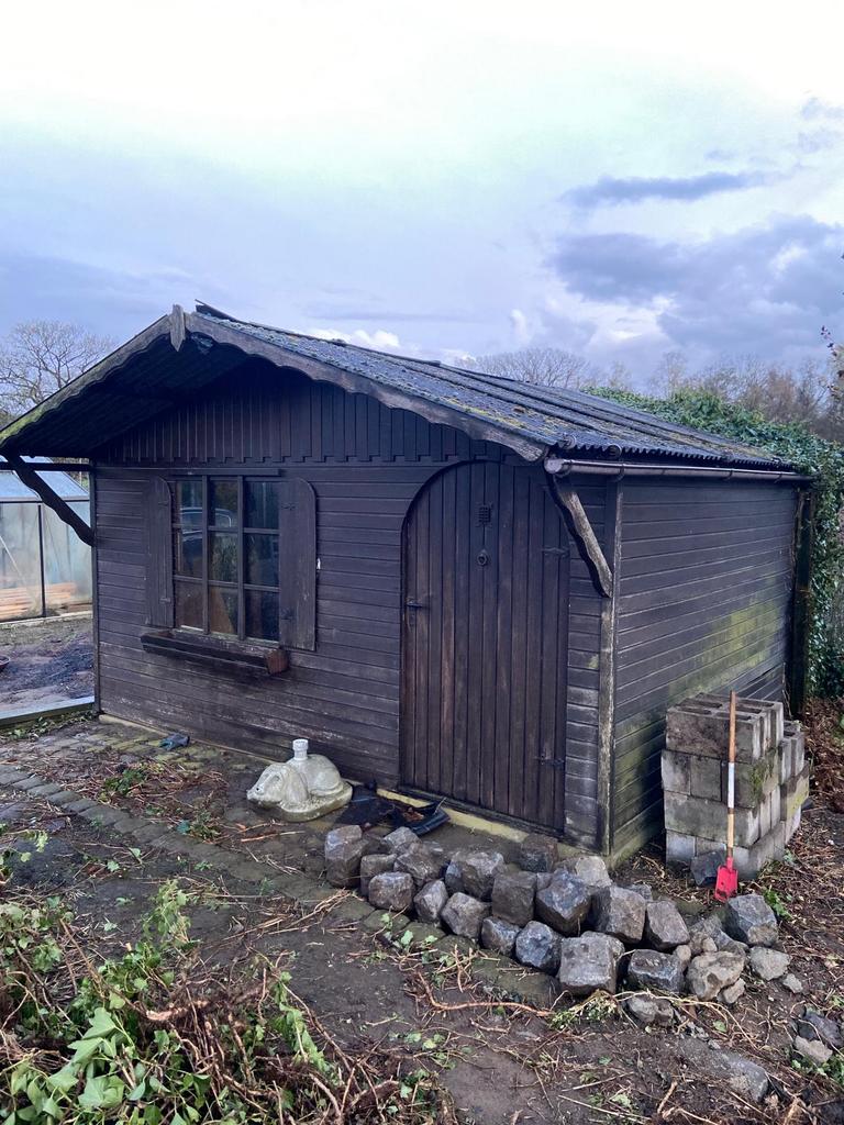 Tuinhuis - donker bruin (zelf af te breken!), Tuin en Terras, Ophalen, Tuinhuis, 1 raam, 250 tot 300 cm