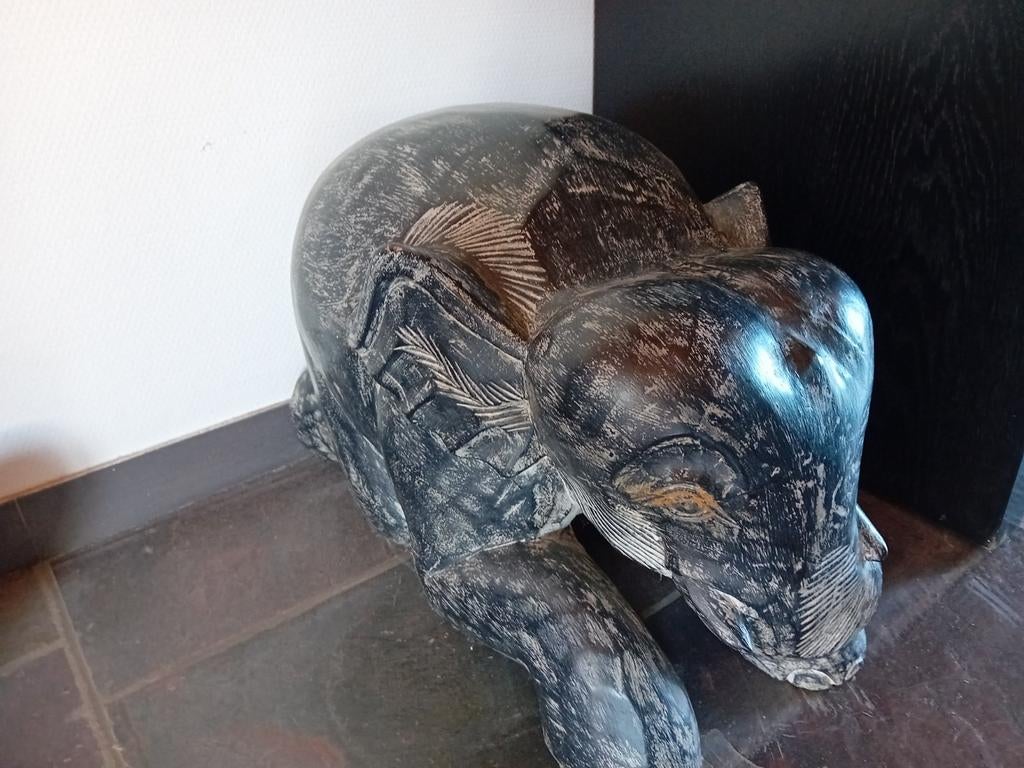 Houten olifant, Ophalen, Zo goed als nieuw