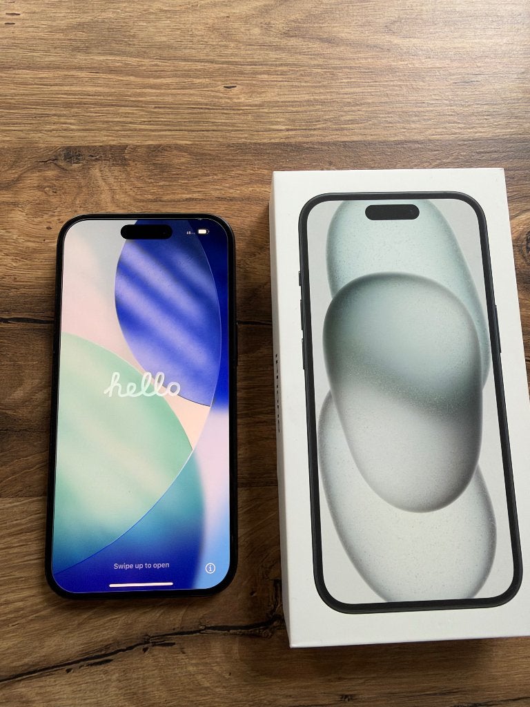 iPhone 15 - 128Go, Avec simlock (verrouillage SIM), 128 GB, IPhone 15, 88 %