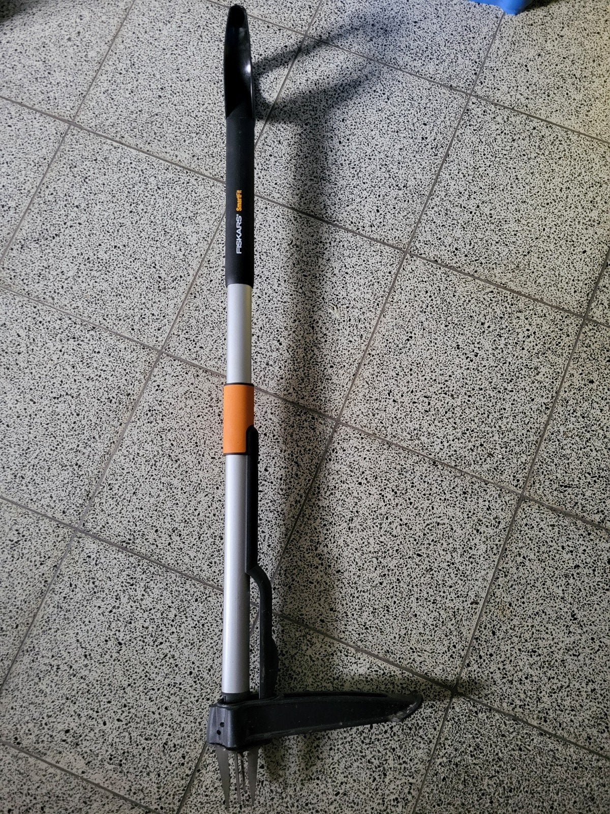 fiskars smartfit telescopische onkruidverwijderaar, Tuin en Terras, Ophalen, Zo goed als nieuw
