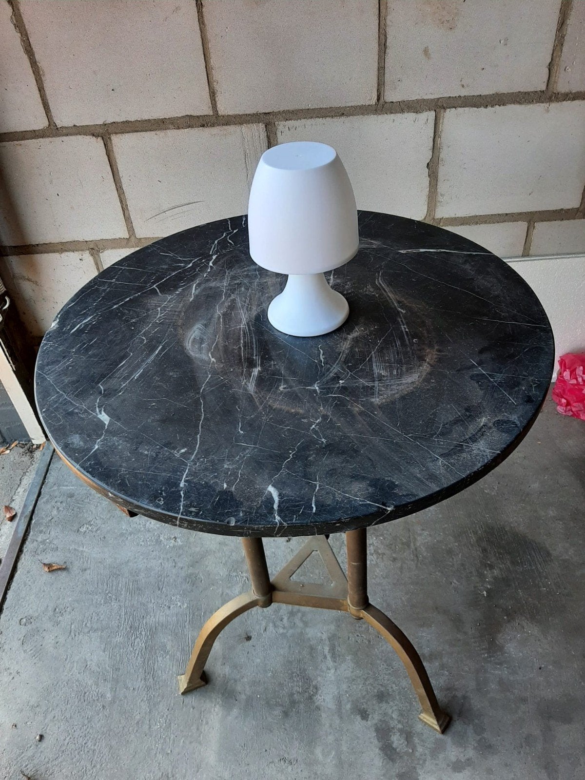 marmeren salontafel met koper onderstel, Ophalen, Koper