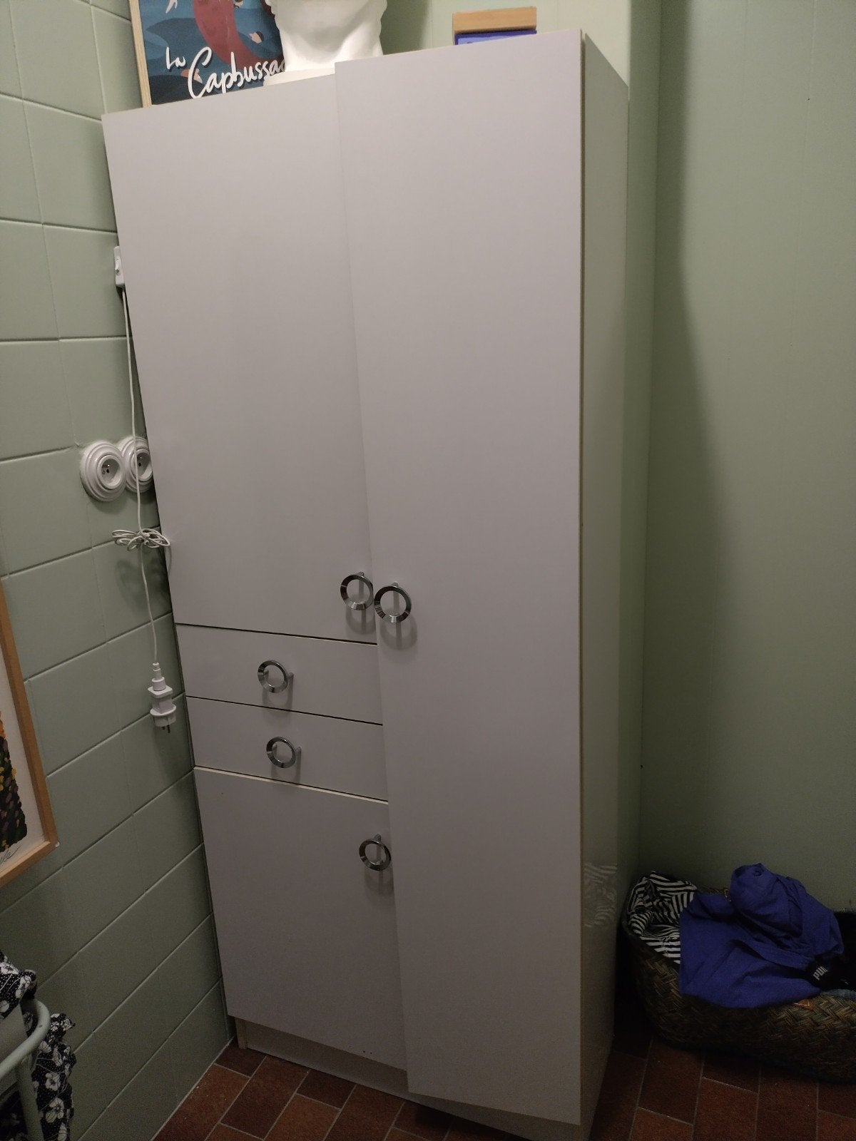 Gratuit: armoire en parfait état, Maison & Meubles, 25 à 50 cm, Armoire à miroir, Comme neuf, 50 à 100 cm