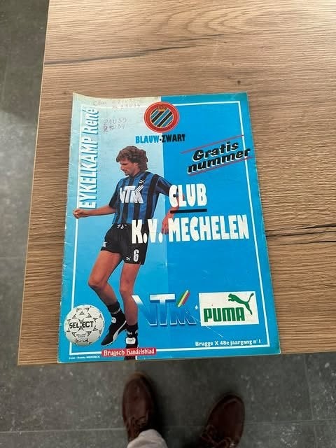 Blauw zwart gratis nummer Club K.V. Mechelen Eykelkamp, Ophalen of Verzenden, Gelezen, Balsport