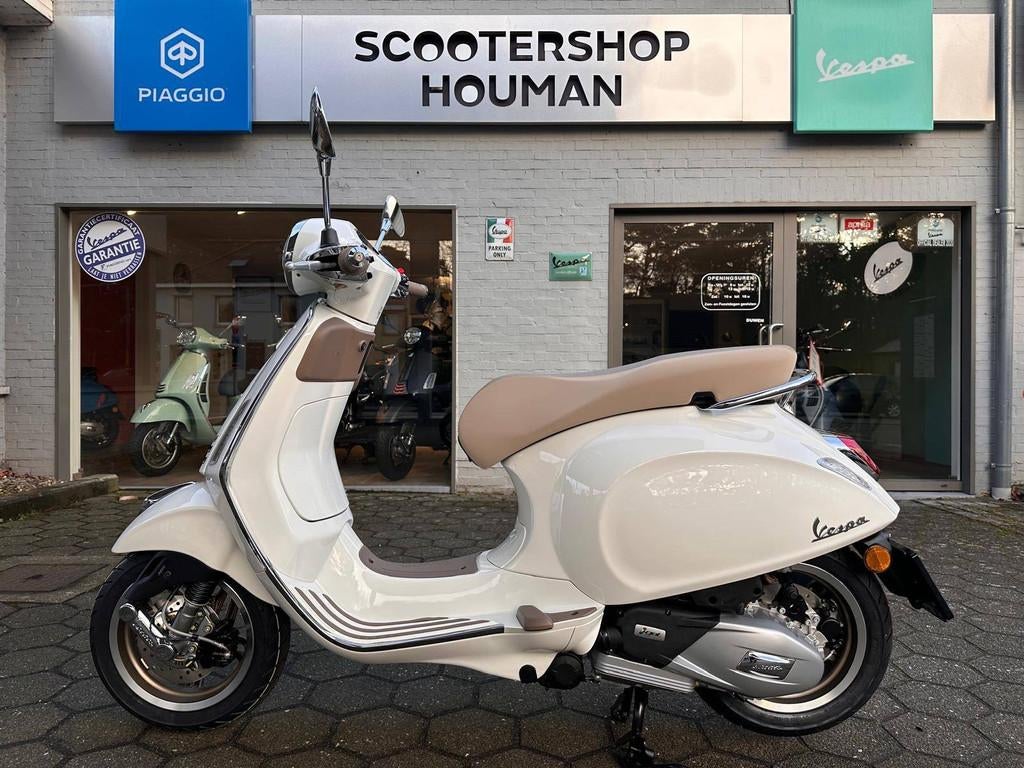 Vespa Primavera 125cc Bianco Innocente Special Edition 80th, Nieuw, Benzine, 125 cc, Overige modellen