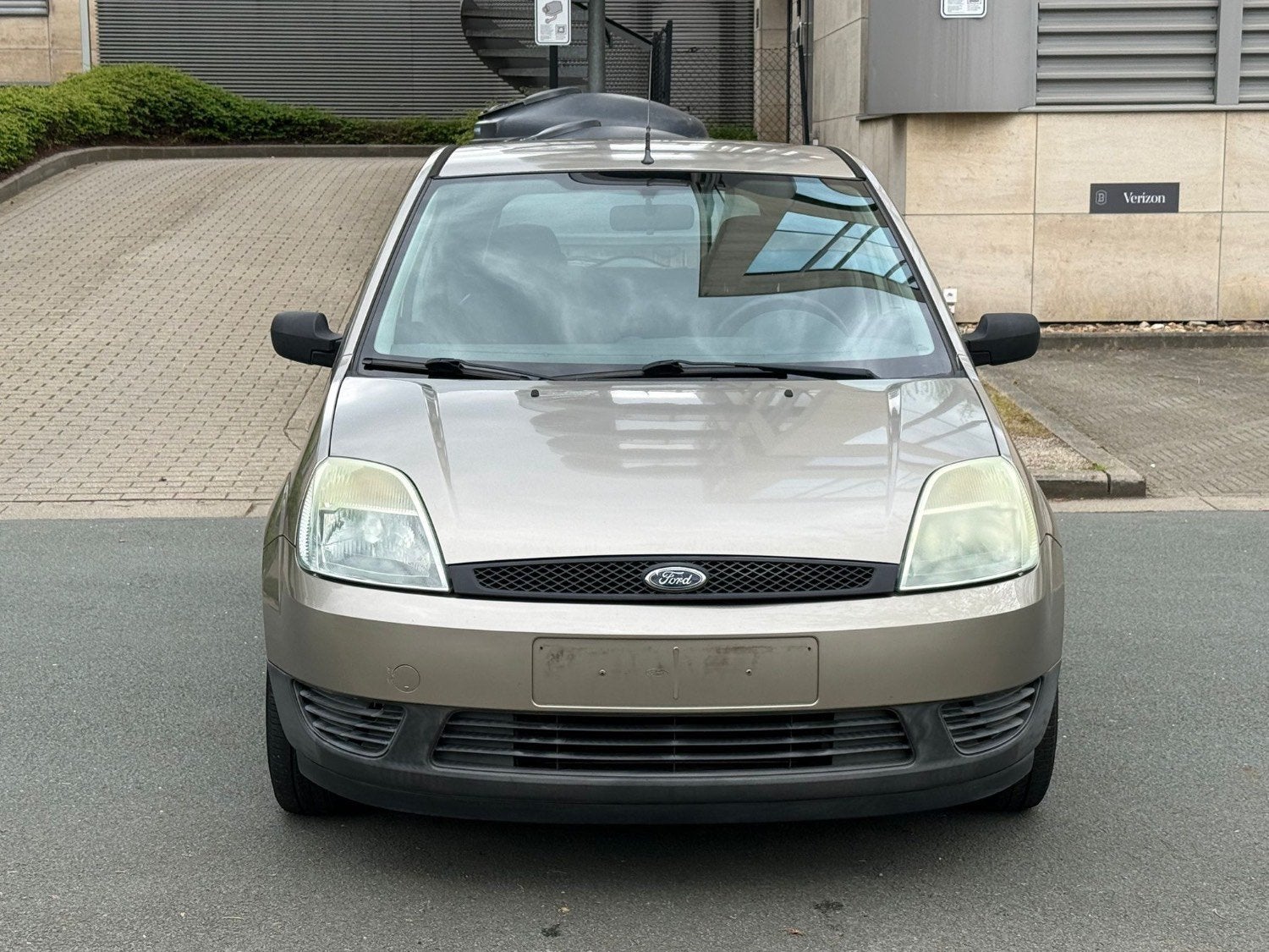 Ford fiesta/1.3i/2004, Auto's, Bruin, Bedrijf, Handgeschakeld, Fiësta