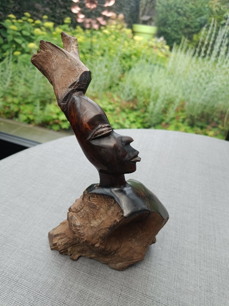 Oud afrikaans houten beeld ( hard ebbenhout ). Hoogte: 25 cm, Antiquités & Art, Art | Sculptures & Bois, Statue, Bois, Femme, Moins de 20 cm