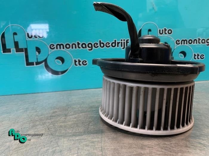 Kachel Ventilatiemotor van een Toyota Corolla (Corolla 96-), Gebruikt, -, -, Ophalen of Verzenden