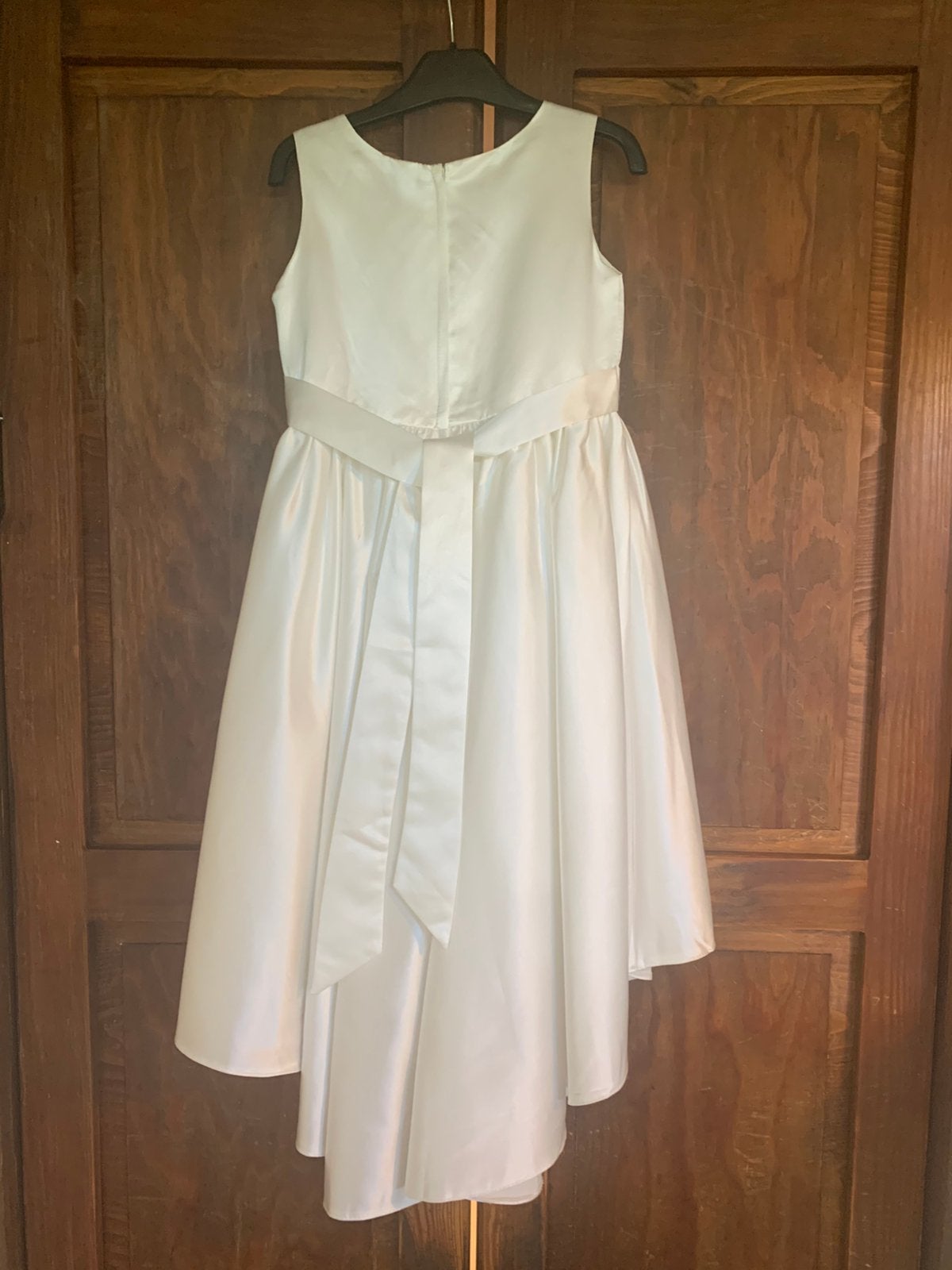 Robe blanche, Enlèvement, Comme neuf