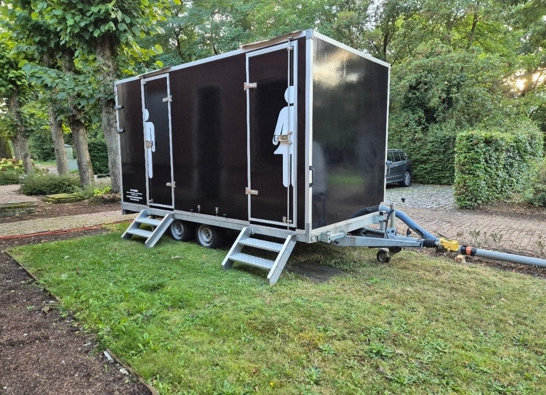 Te huur : toiletwagen + plaszuil, Enlèvement